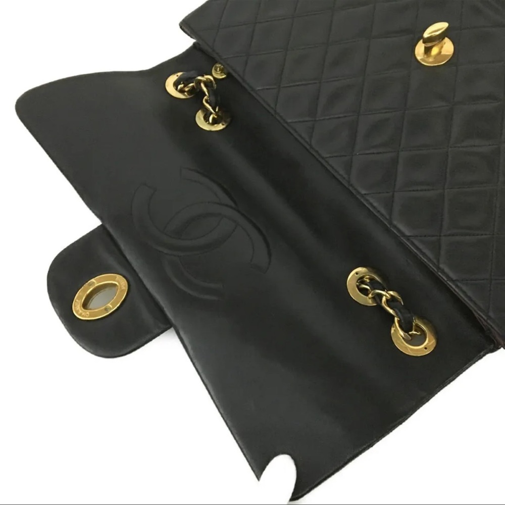CHANEL Maxi Jumbo 34 Quilted Matelasse XL Lambskin vintage Crossbody flap Bag CC - Picture 11 of 15